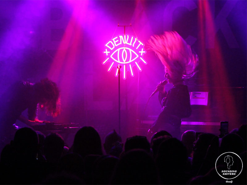 Denuit "LOVE Violence"